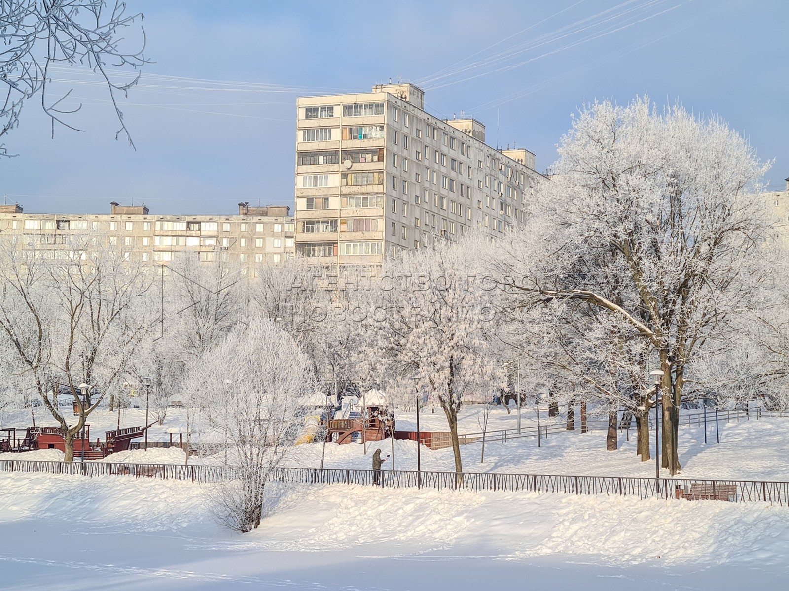 В марте будут морозы в москве. Снег в Москве сейчас. Зимний март в Москве. Бийск зимой март. Фото снежных московских новостроек.