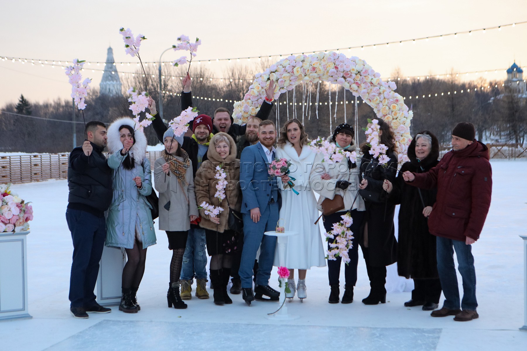 Брак в 14. Свадьба в Коломенском. Свадьба на коньках в Коломенском 14 февраля. 14 Февраля свадьба. Регистрация брака.