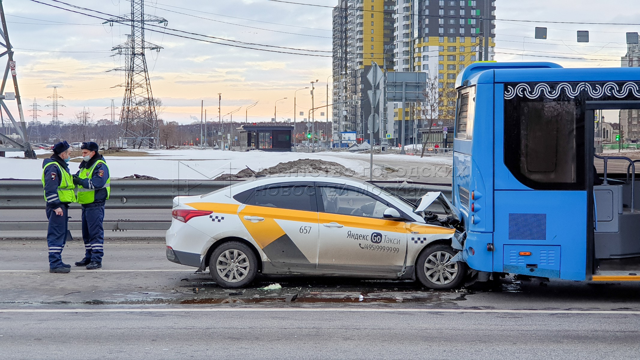 Авария такси в москве
