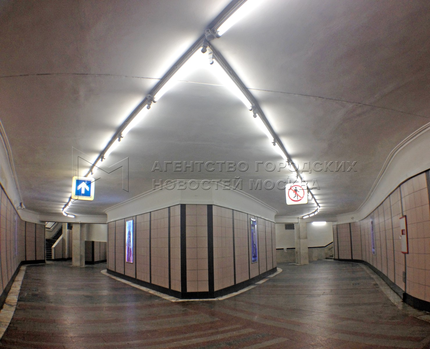 Выход из метро лубянка