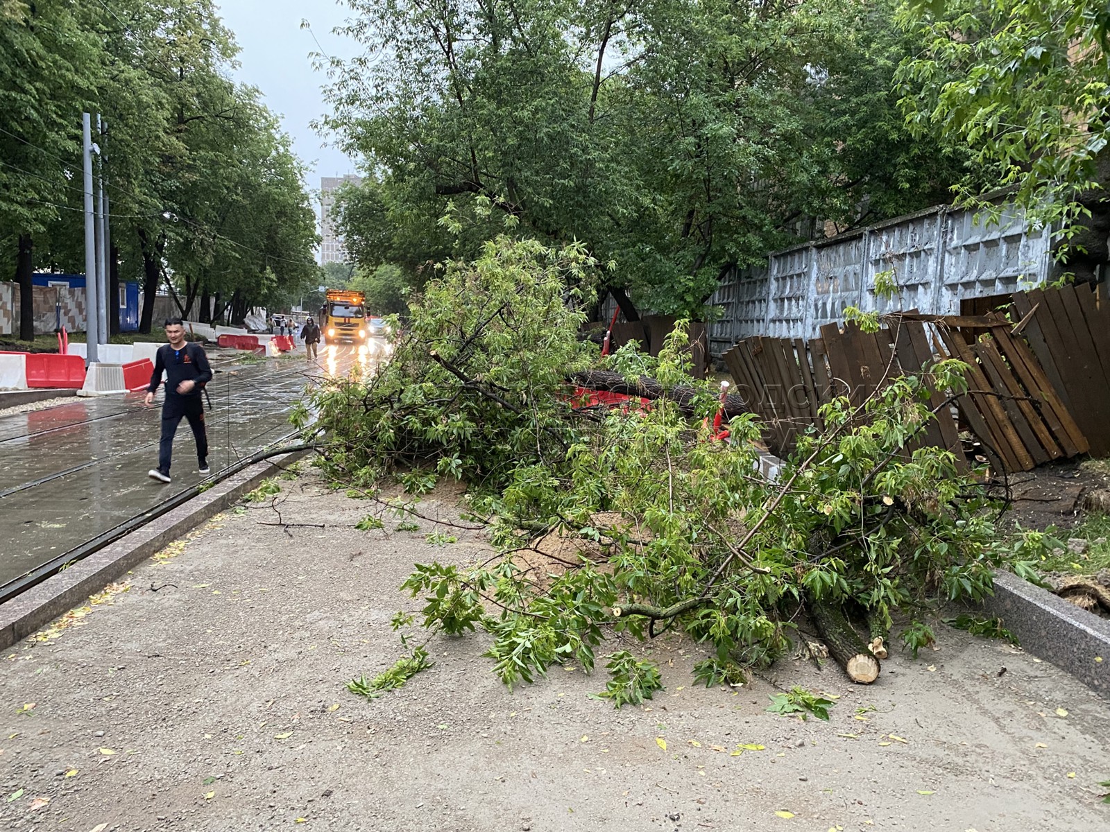 Ураган орхан в подмосковье. Ураган в Москве 2022. Ураган в Москве. Ураган в Подмосковье. Ураган в Москве (2017).