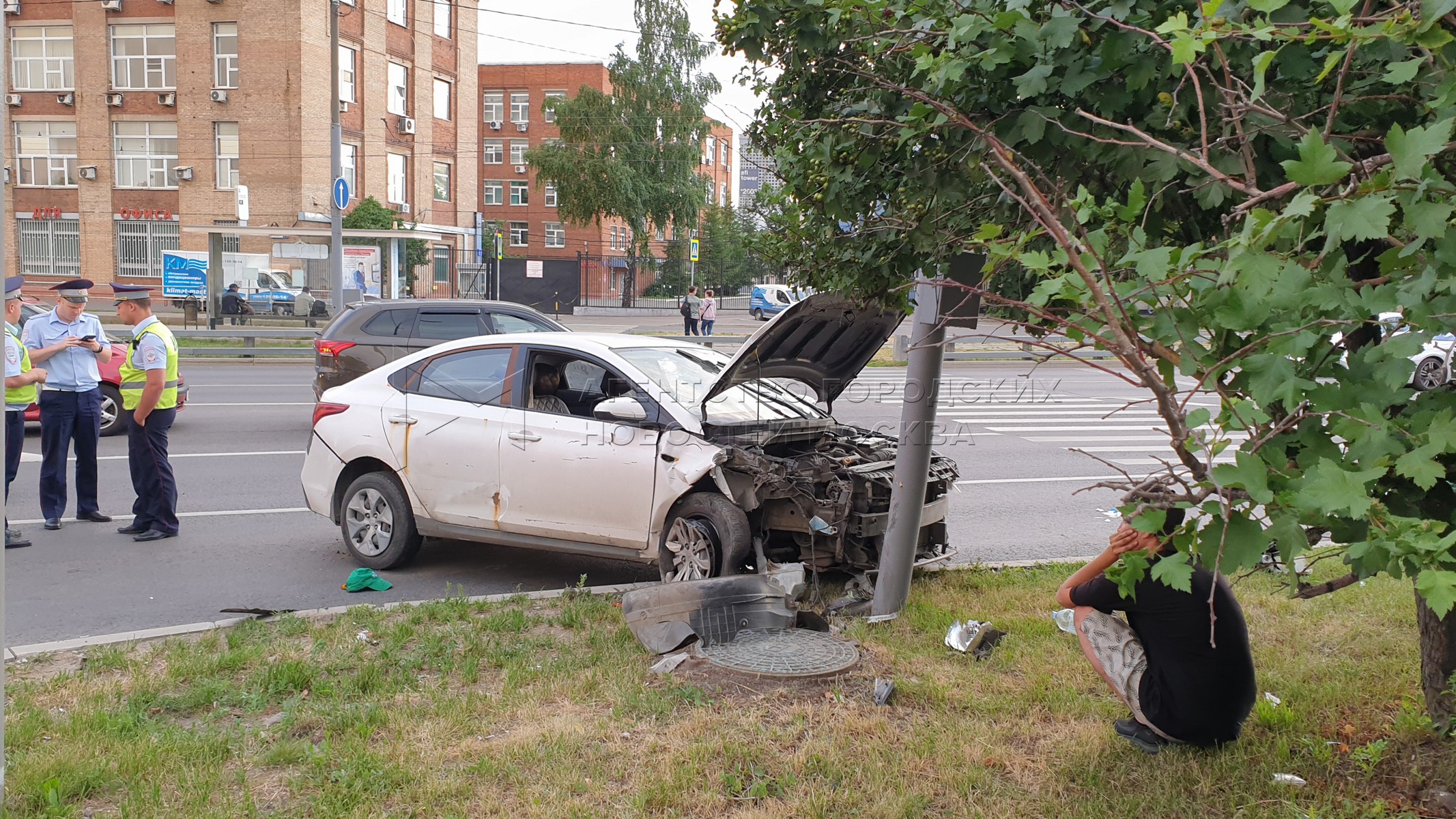 1 апреля новости авто. Машина на улице. Происшествия в Москве вчера в СВАО.