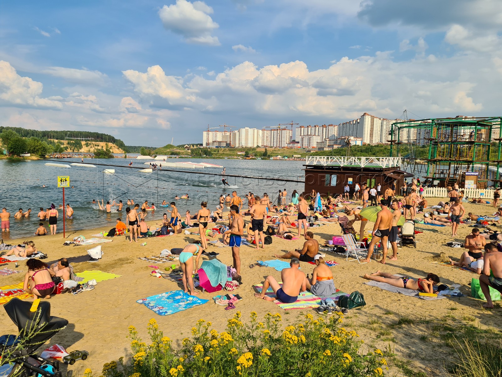 Где искупаться в москве 2024. Дзержинский Московская пляж. Карьер в Дзержинском. Карьеры в Подмосковье для купания. Дзержинский карьер пляж.