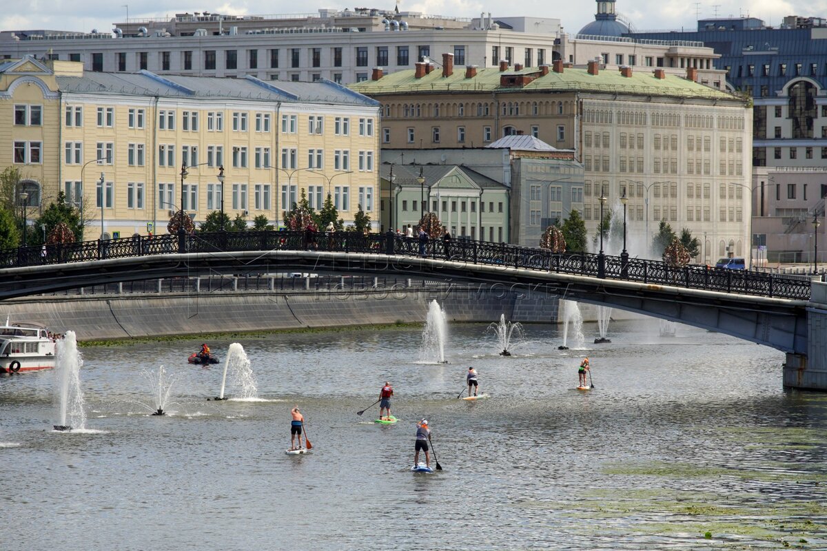 август в москве