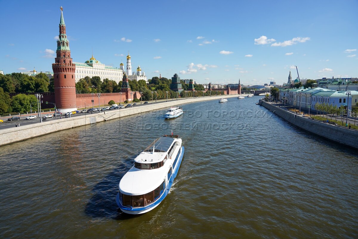 Кремль с Пречистенской набережной