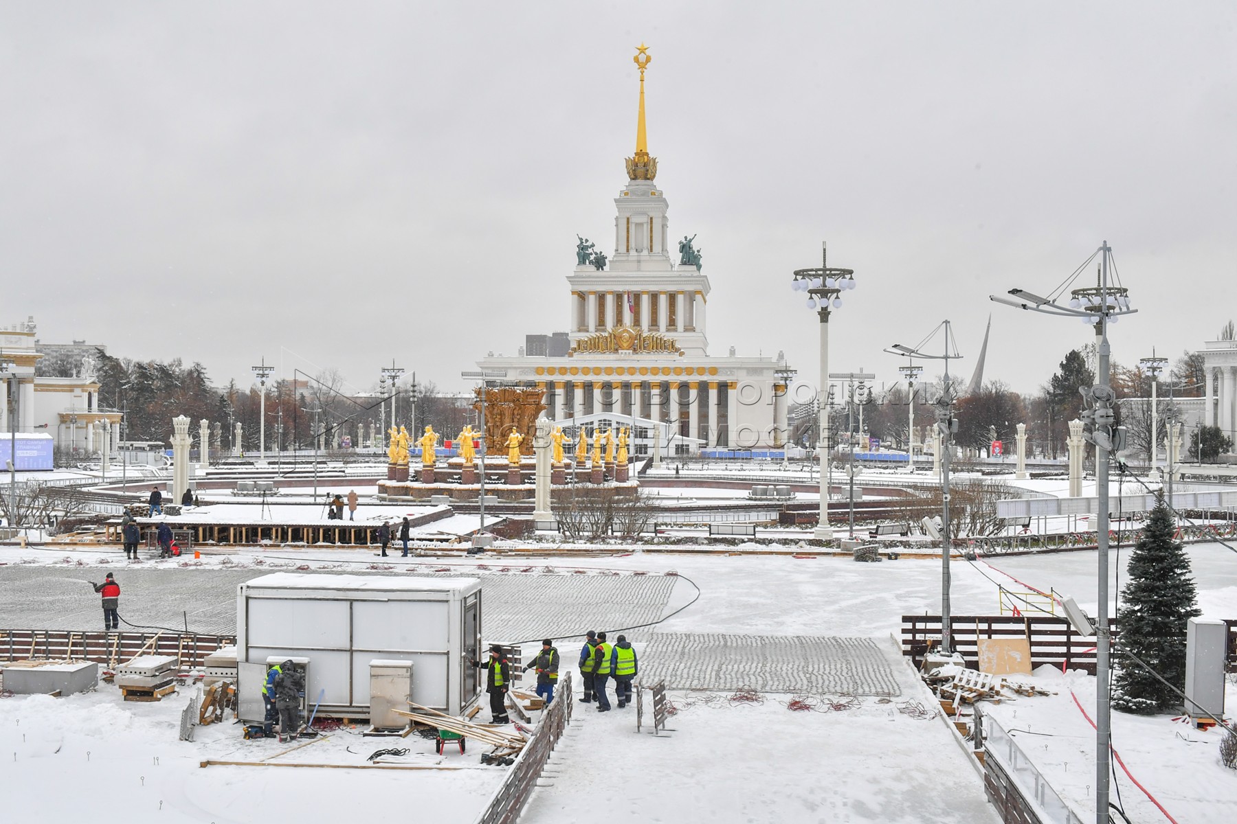 Каток вднх до какого числа работает 2024. Каток на ВДНХ 2022. Каток ВДНХ, Москва. Каток на ВДНХ 2023. Каток ВДНХ вид сверху.