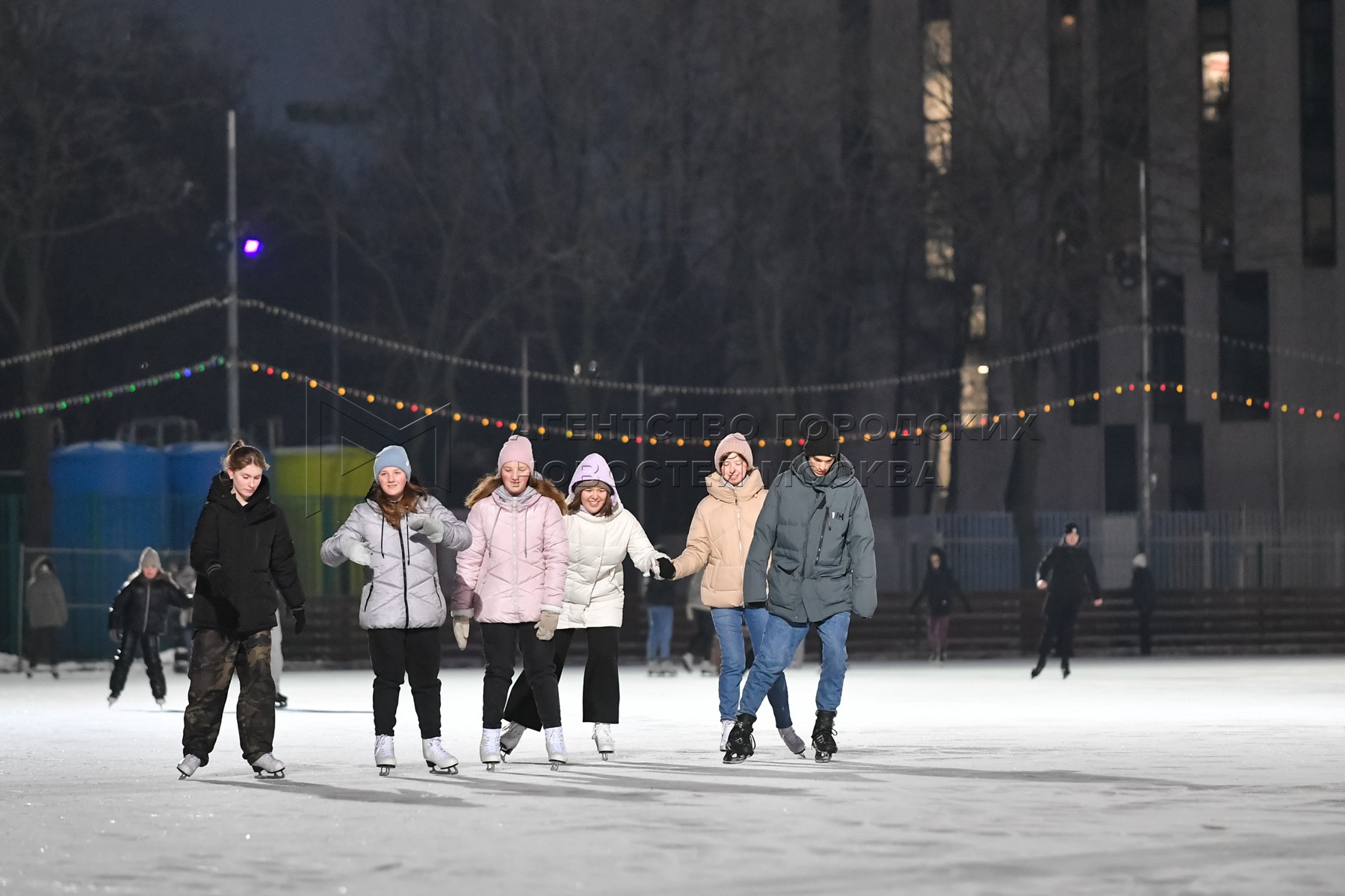 каток южный полюс в лужниках москва