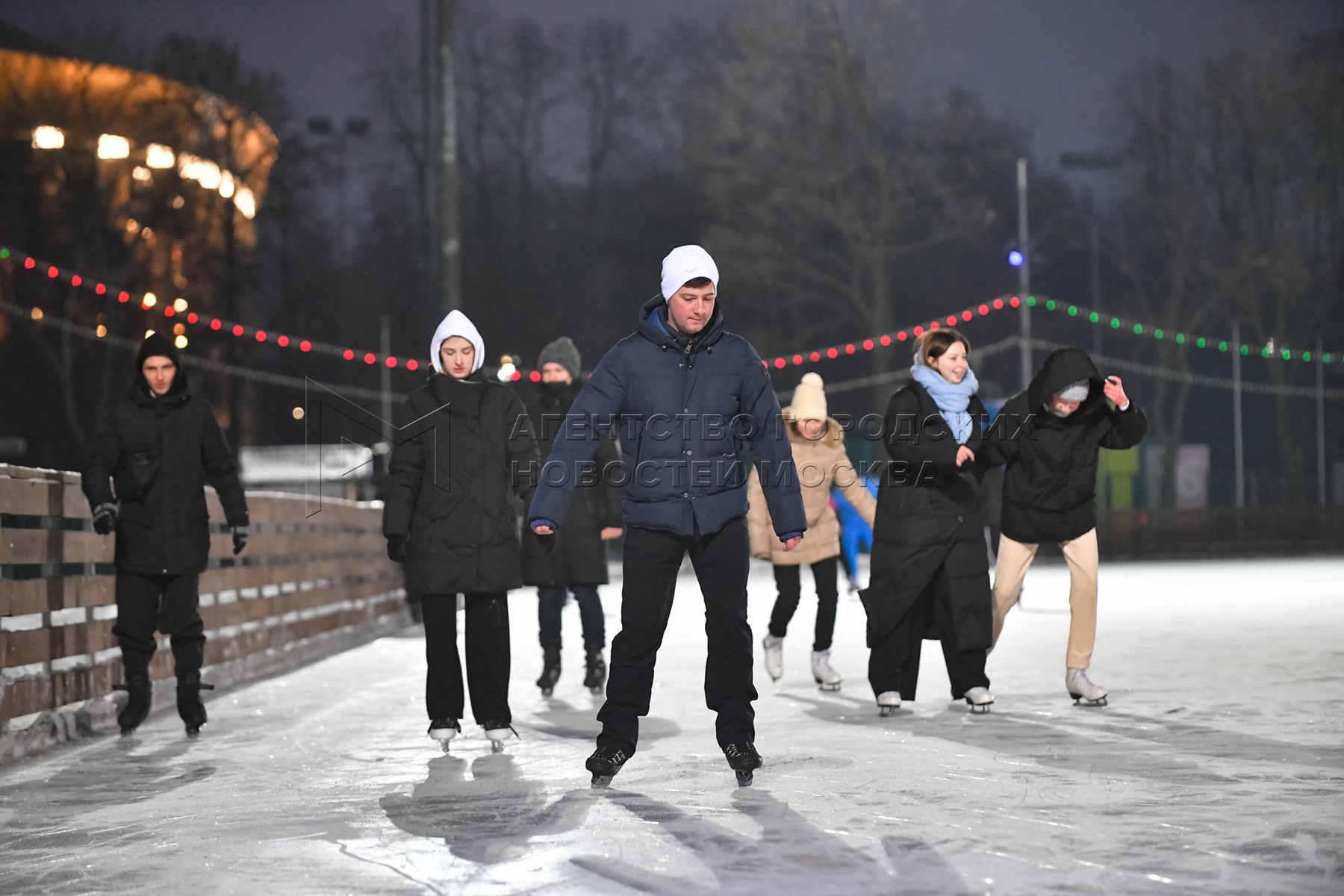 каток южный полюс в лужниках москва