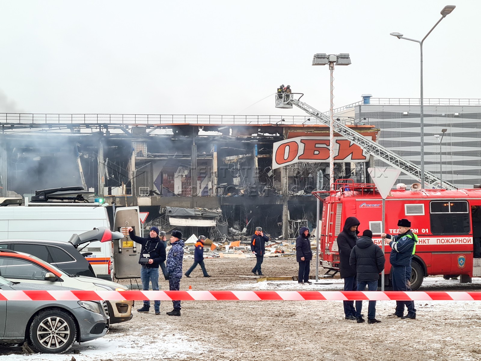 Тц лоцман пожар. Пожар в торговом центре Химки.