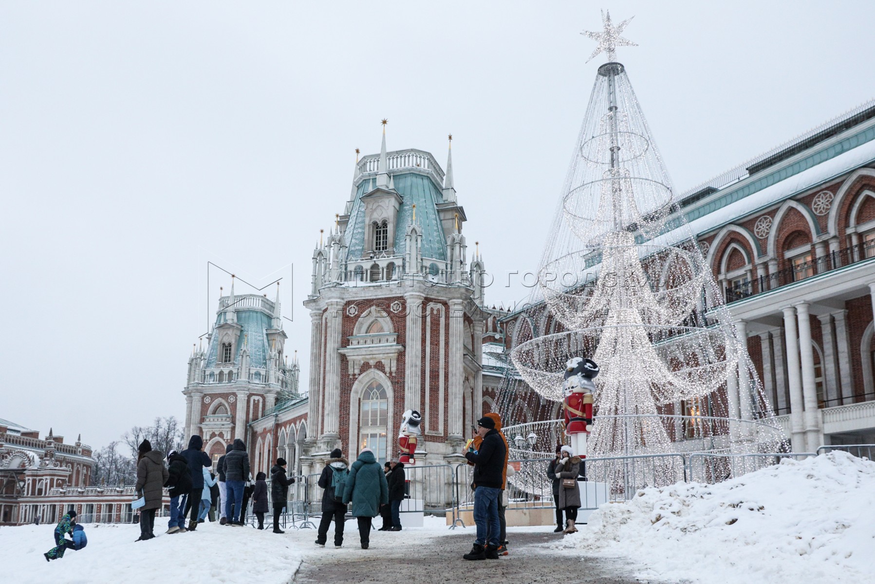 Каким будет январь в москве. Царицыно музей-заповедник зимой 2023. Москва в январе. Морозы в Москве. Январские Морозы.