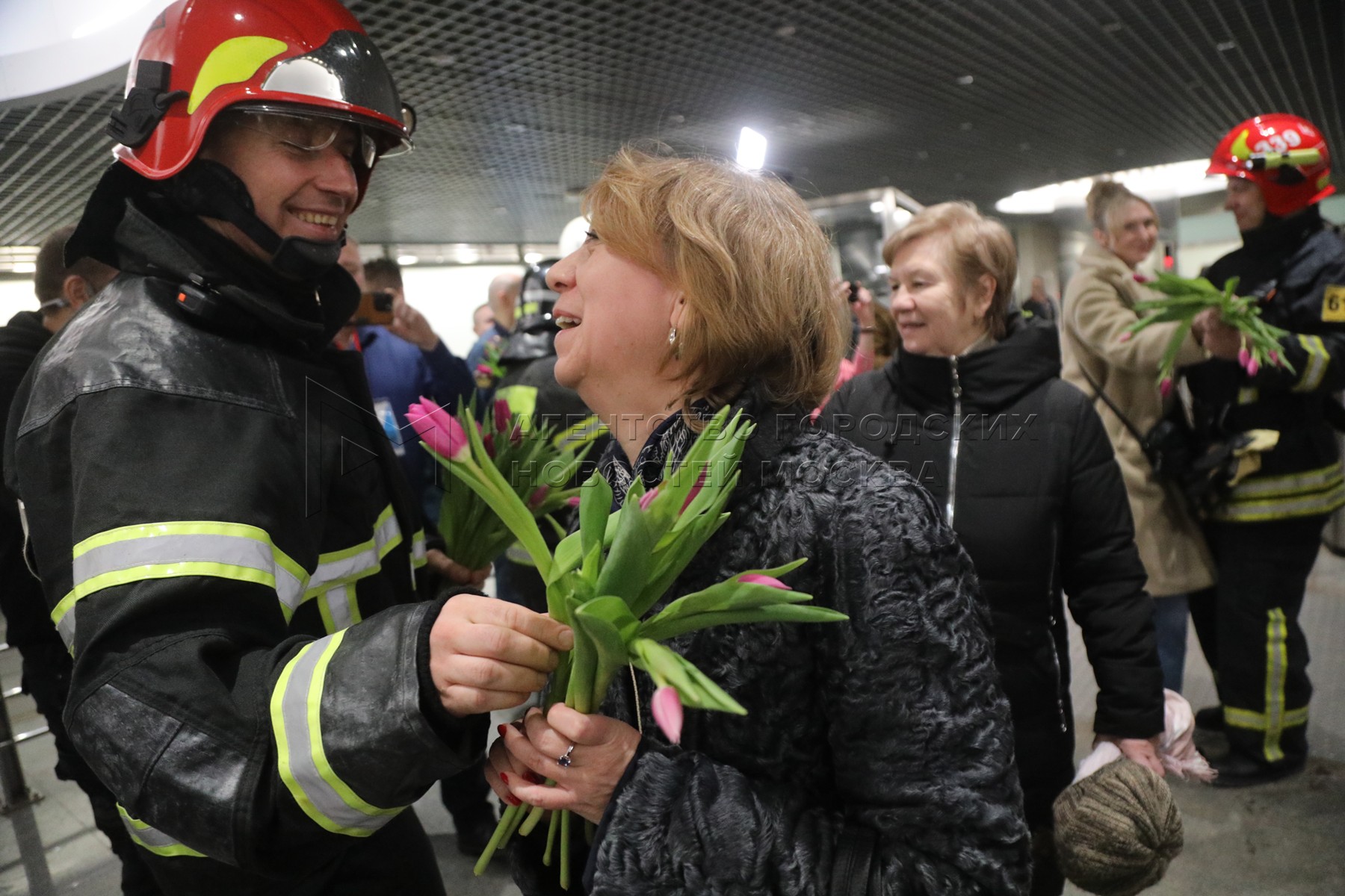 8 марта в москве