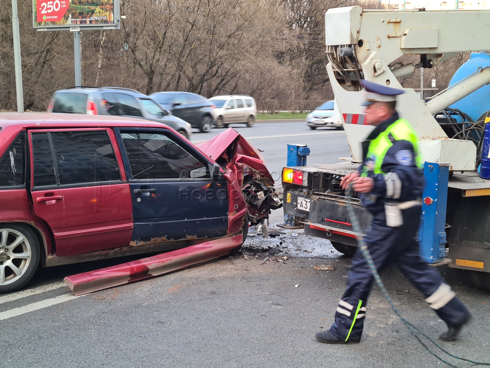 С участие двух легковых. Дтп на батайском проезде сегодня. Дтп на батайском проезде сегодня. С участие двух легковых. Автомобиль скорой помощи на дтп.