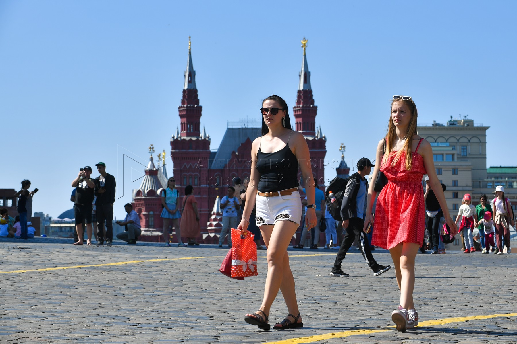 Когда будет жара в москве 2024. Москва летом. Жаркое лето в Москве. Летняя Москва. Москва лето жара.