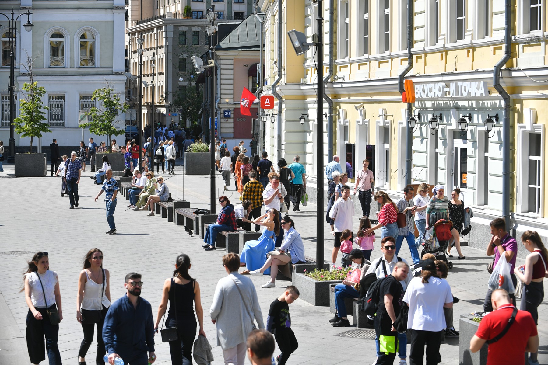 Понедельник в москве выходной