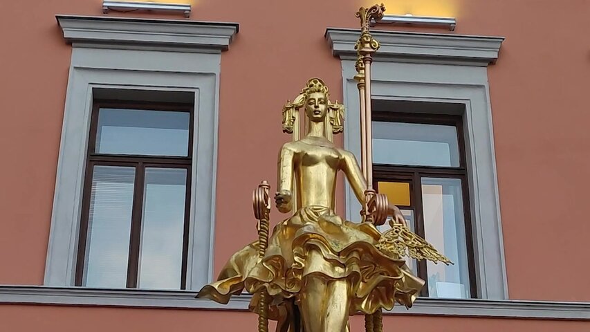 Фонтан принцесса турандот на арбате. Принцесса турандот памятник. Памятник турандот у театра вахтангова. Принцесса турандот скульптура. Золотой фонтан принцесса турандот.