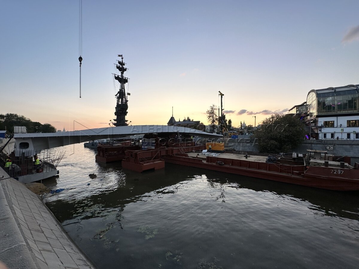 Собянин: Установка моста между островом Балчуг и Парком Горького ...