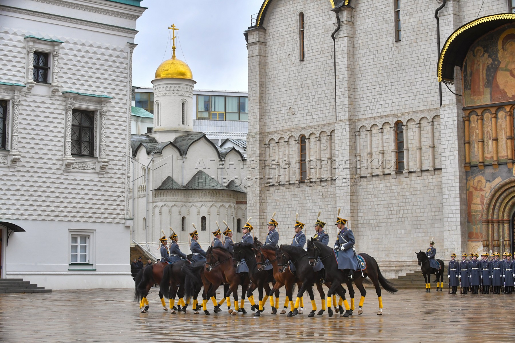 Караул на соборной площади