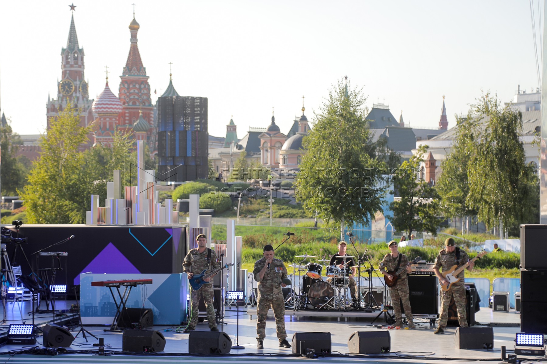 Парк зарядье москва концерт