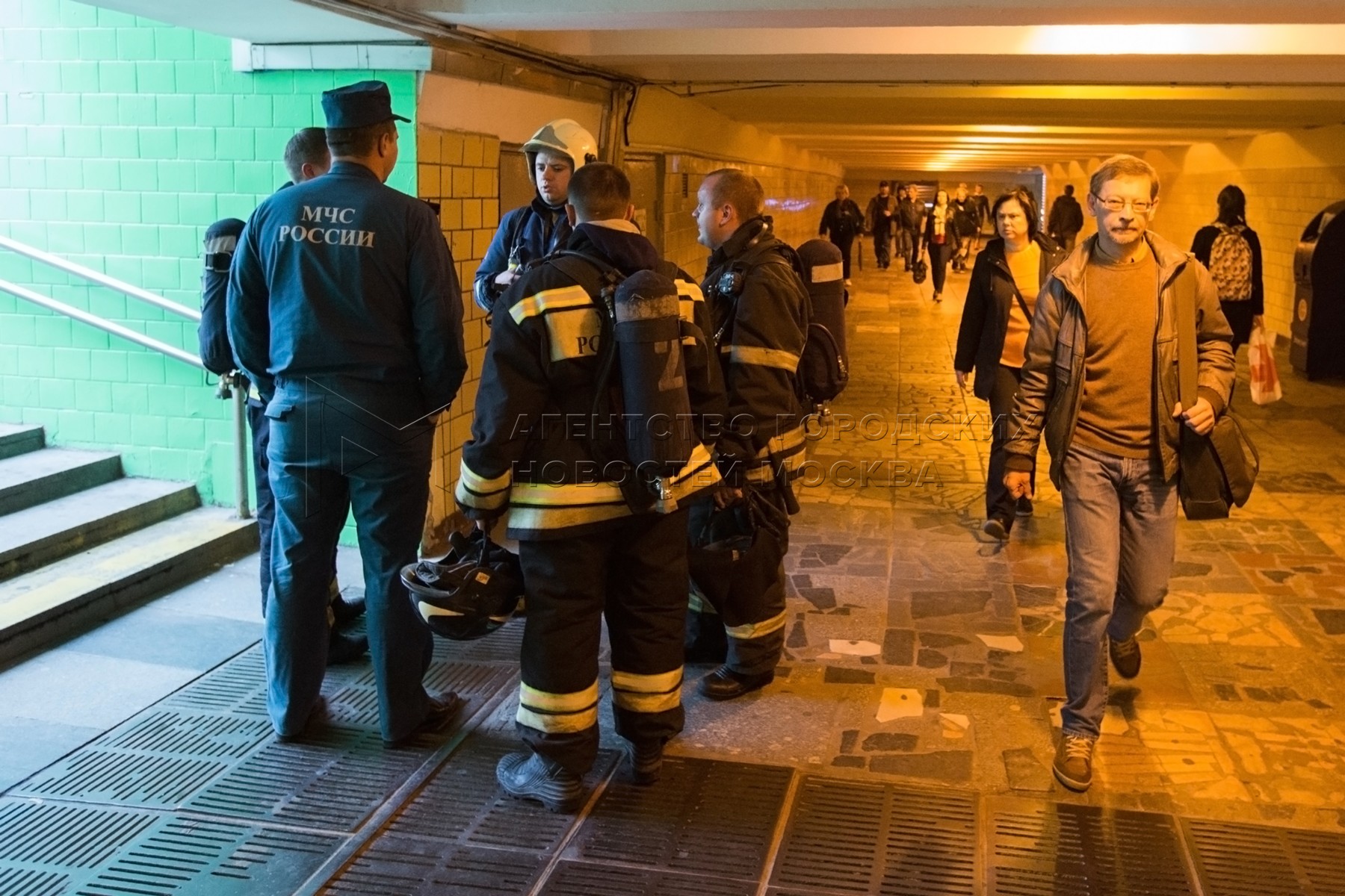 Новости москвы сегодня взрыв в метро. Чкаловская метро взрыв. Последствия теракта в метро. Произошёл теракт на станции метро как правильно спастисть пассажирам.