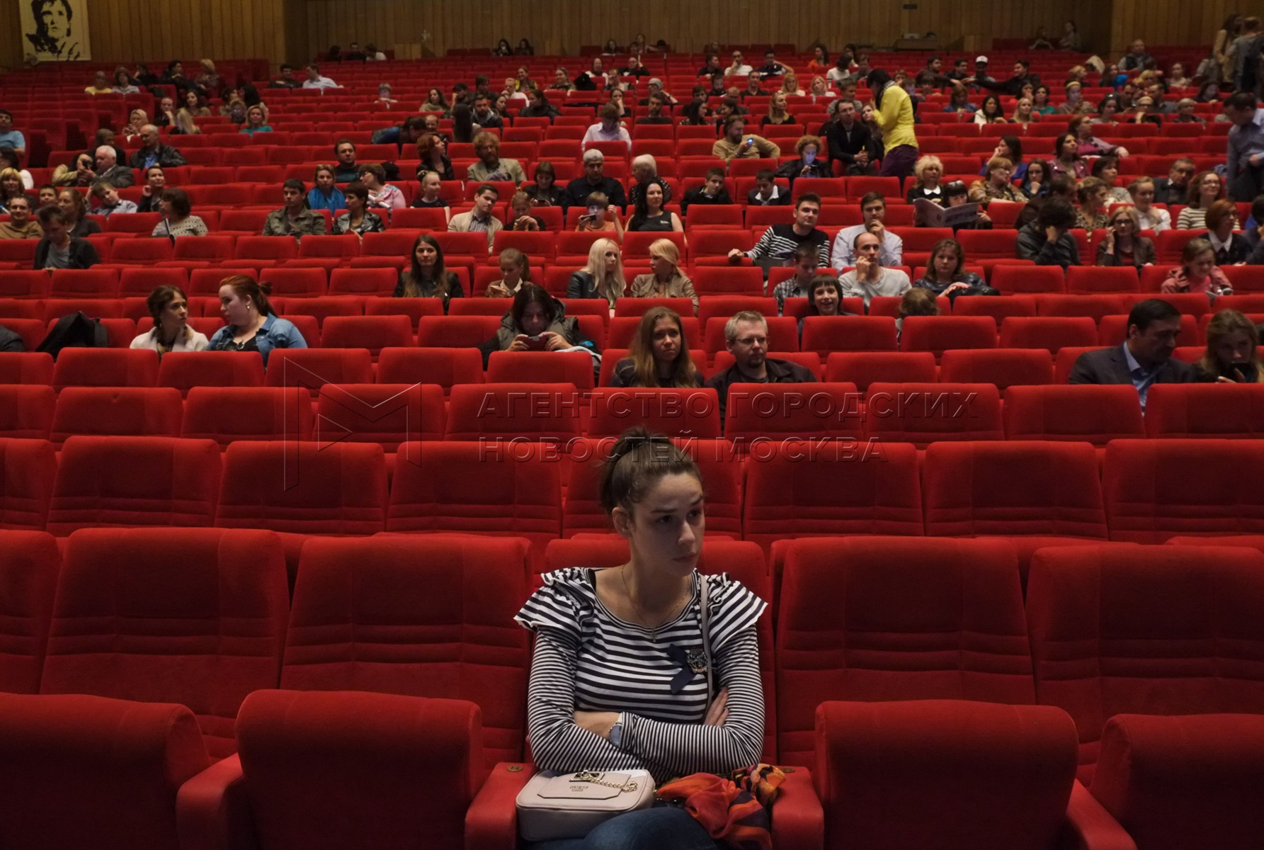 Звезд бирюлево. Кинотеатр в Бирюлево Западное. Кинотеатр Керчь в Бирюлево. Бирюса кинотеатр в Бирюлево. Кинотеатр Москвич.