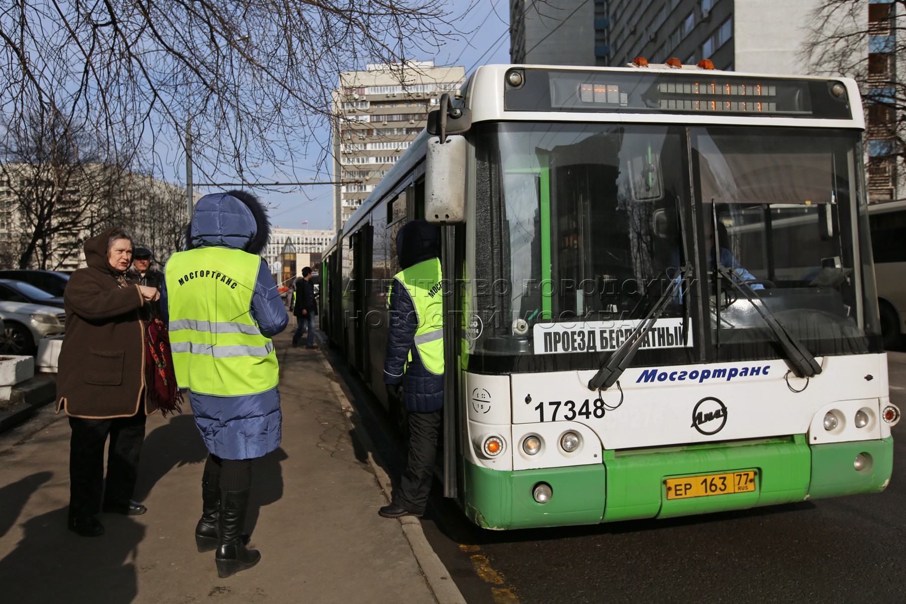 Почему сносят остановки автобуса в москве