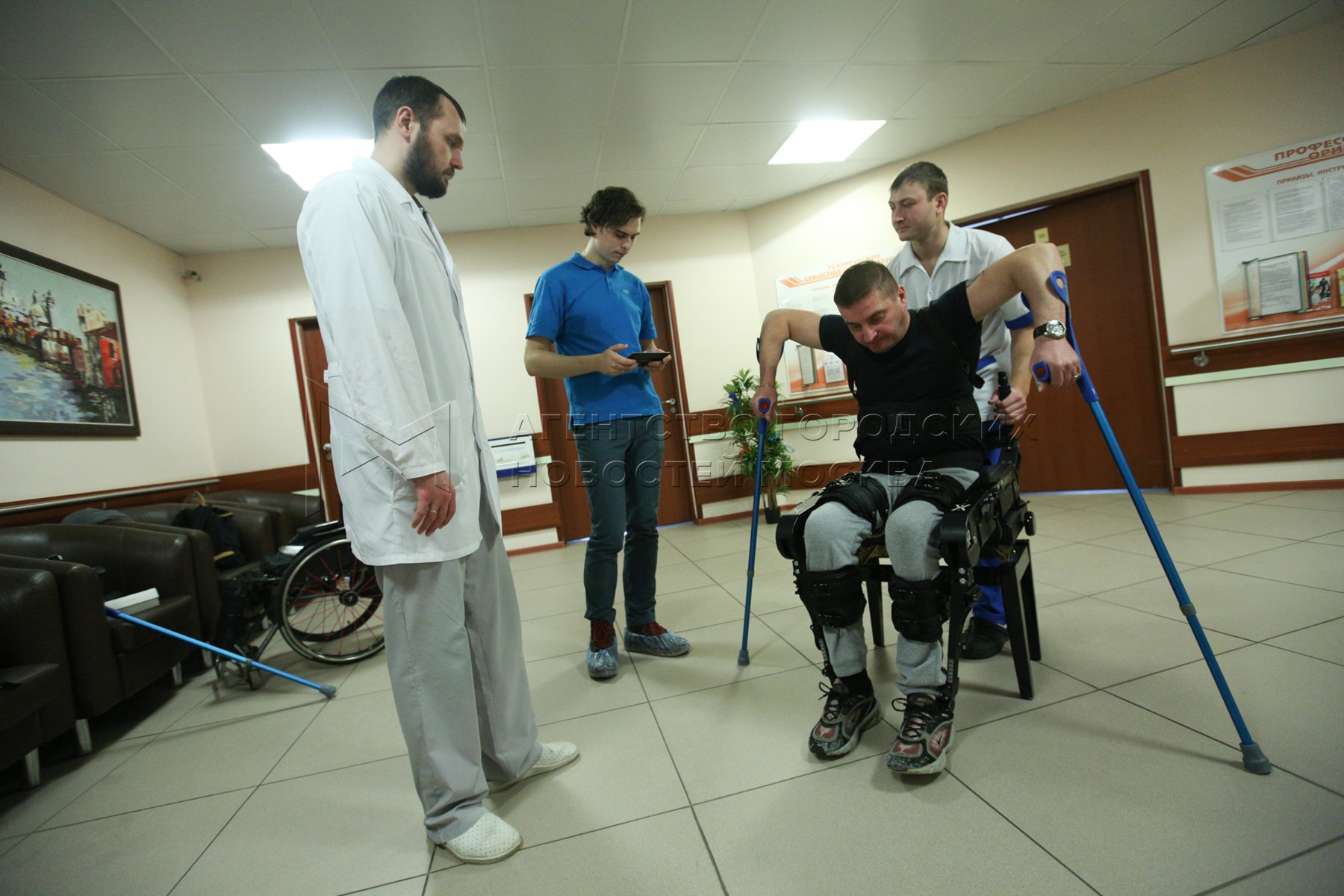 Передача экзоскелетов в Научно-практический центр медико-социальной ...