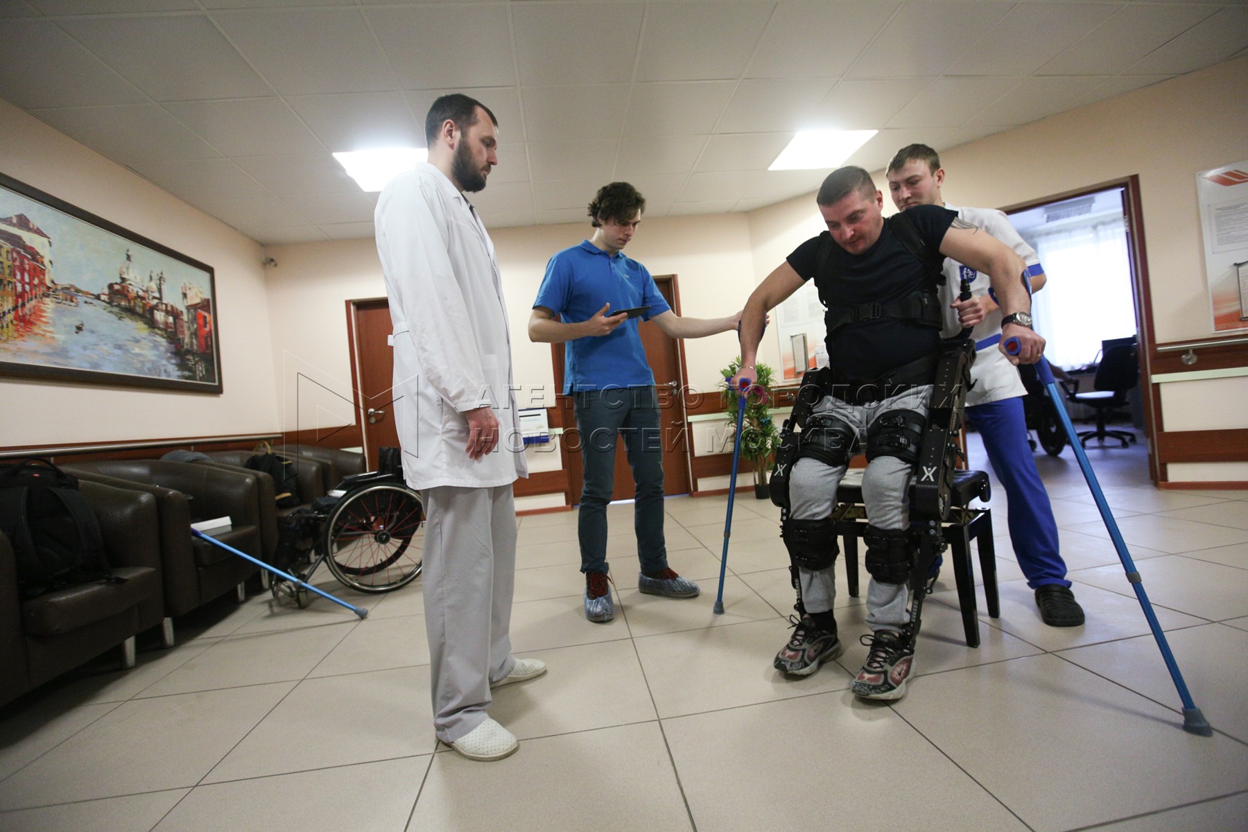 Передача экзоскелетов в Научно-практический центр медико-социальной ...