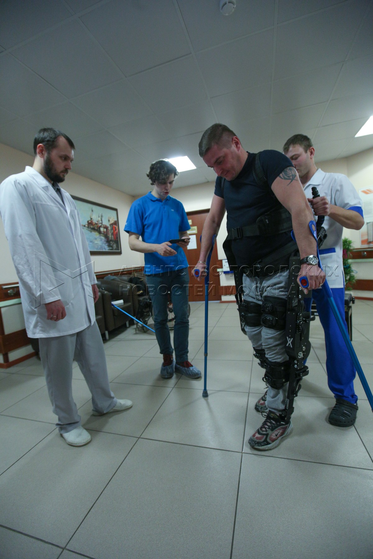 Передача экзоскелетов в Научно-практический центр медико-социальной ...