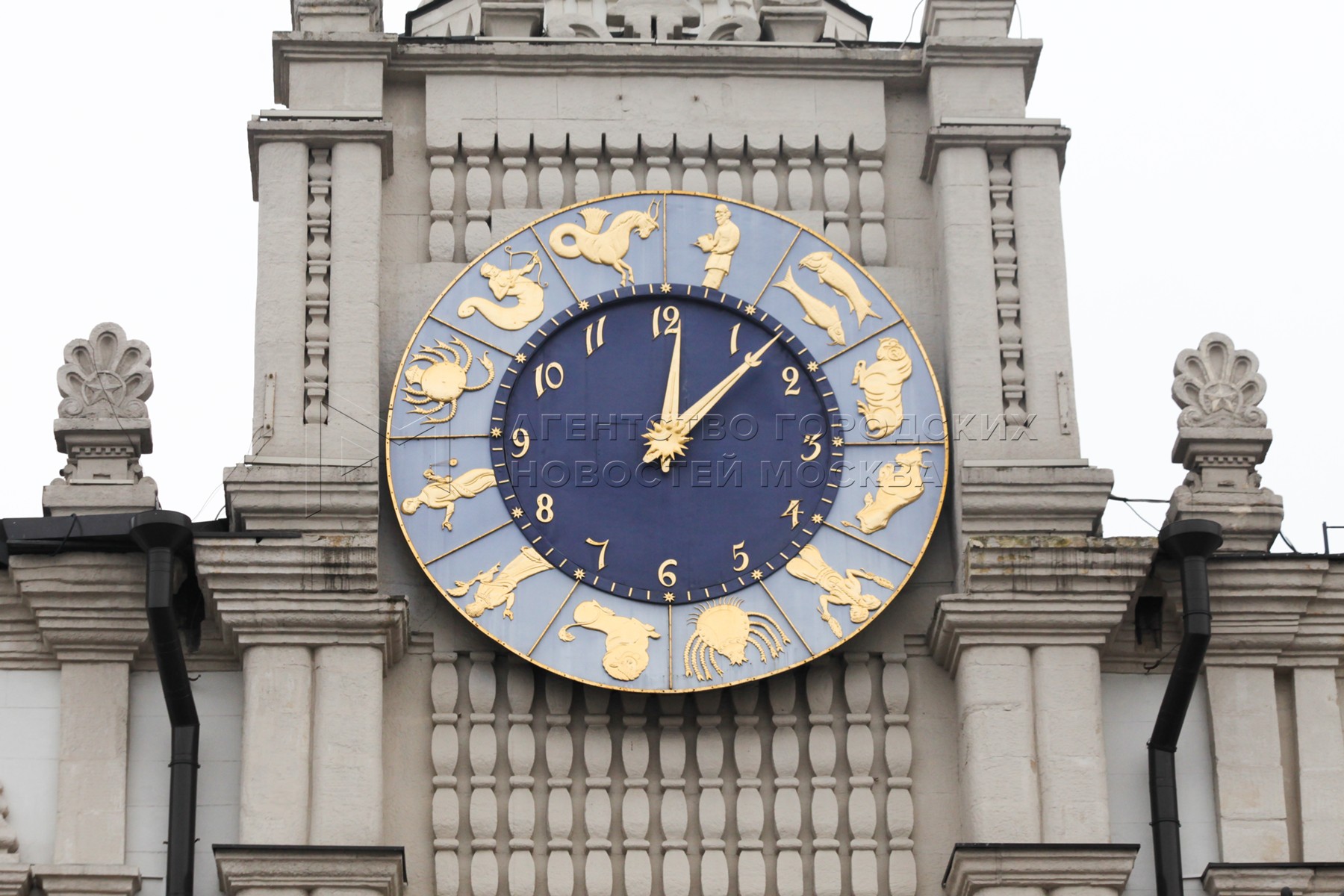 Башенные часы Казанского вокзала