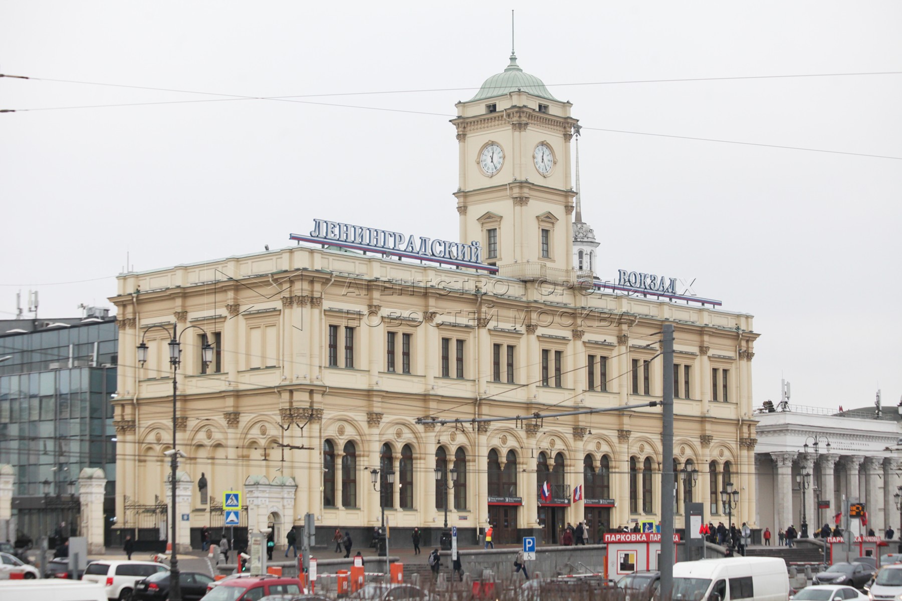 Часы на Ленинградском вокзале