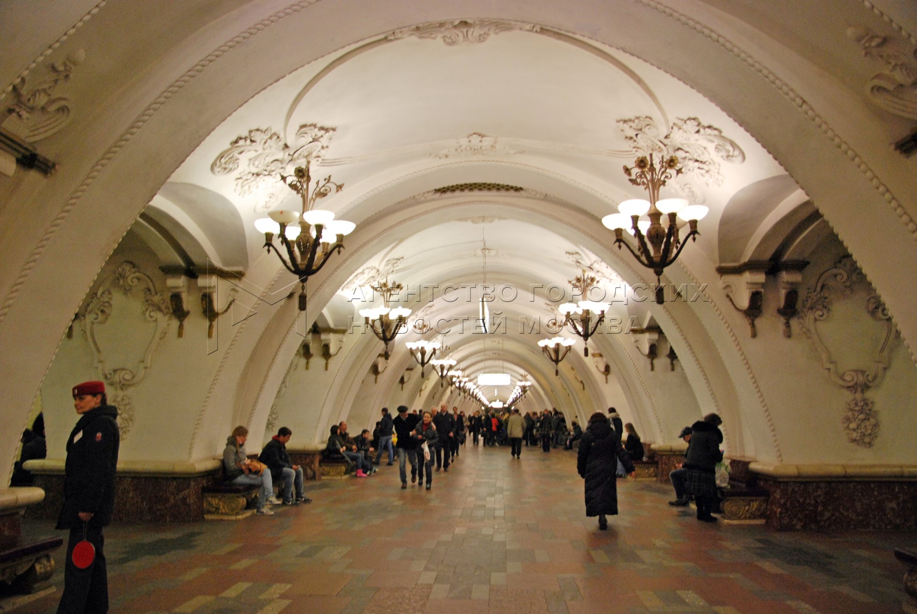 Фото станции метро арбатская в москве