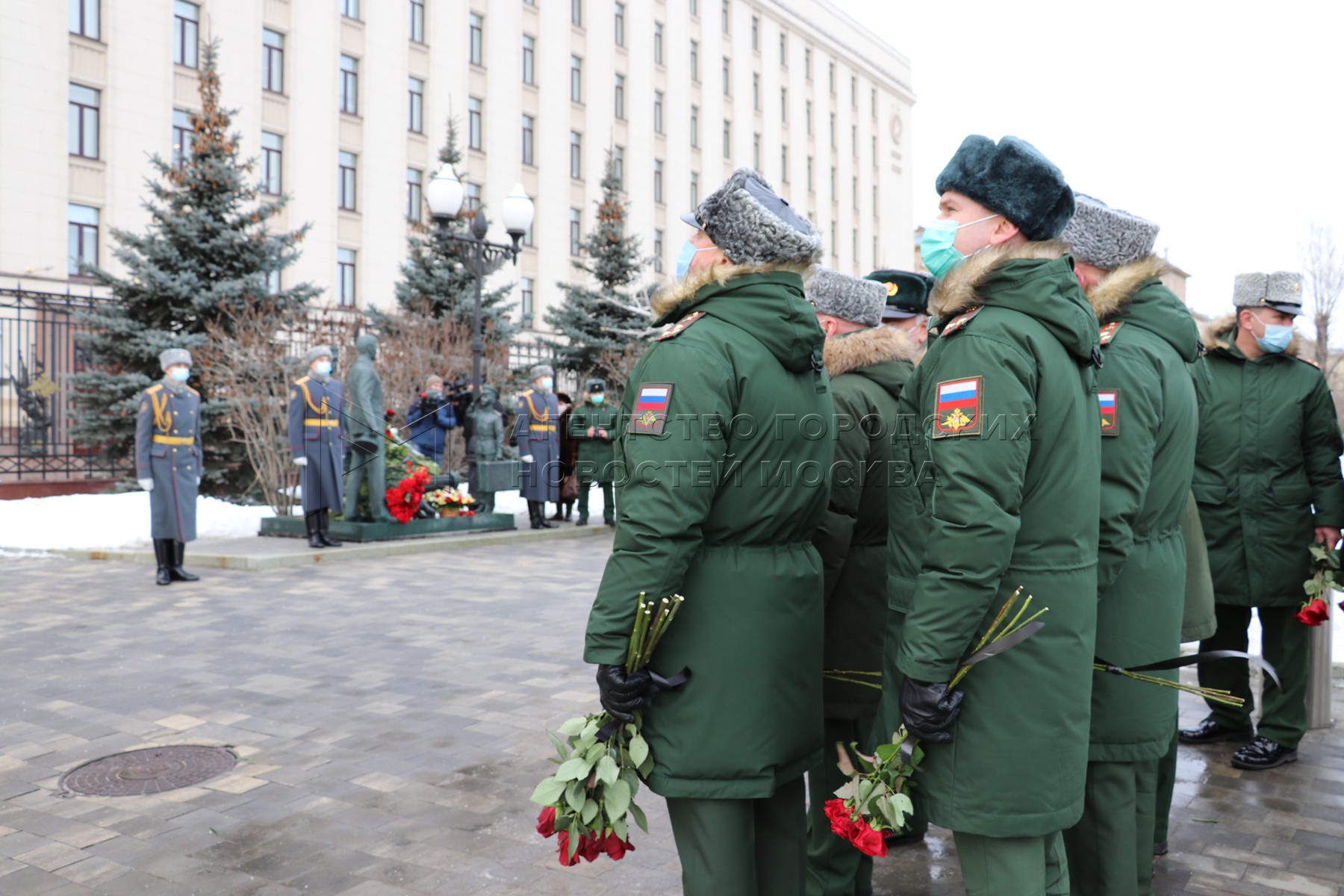 памятник офицеры фрунзенская набережная