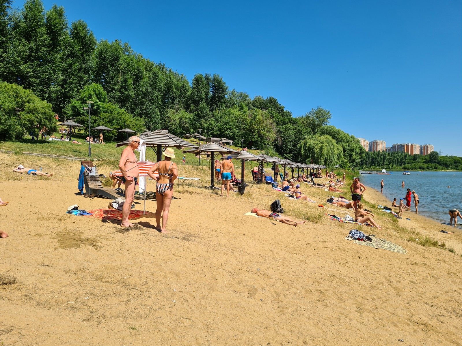 где находится голый пляж в москве